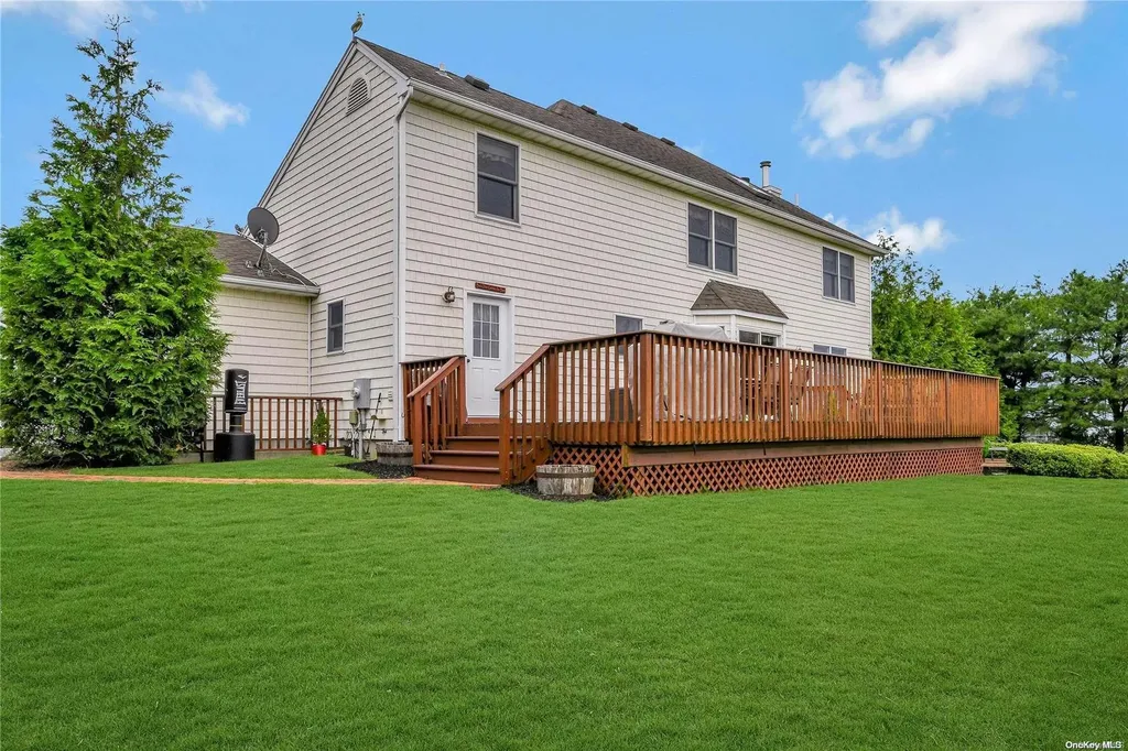 70 Nicholas Way Baiting Hollow NY 11933