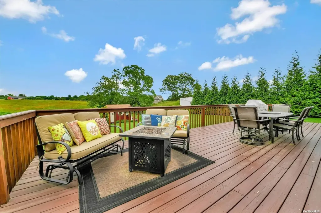 70 Nicholas Way Baiting Hollow NY 11933