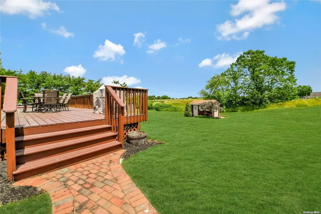 70 Nicholas Way Baiting Hollow NY 11933
