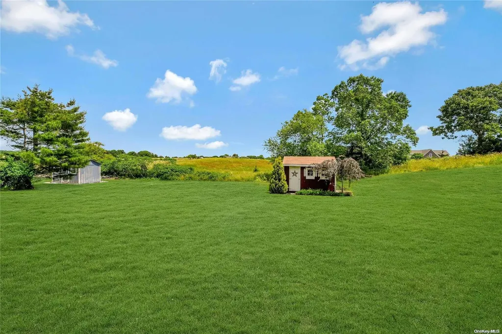 70 Nicholas Way Baiting Hollow NY 11933