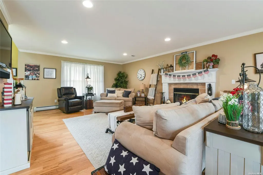 70 Nicholas Way Baiting Hollow NY 11933