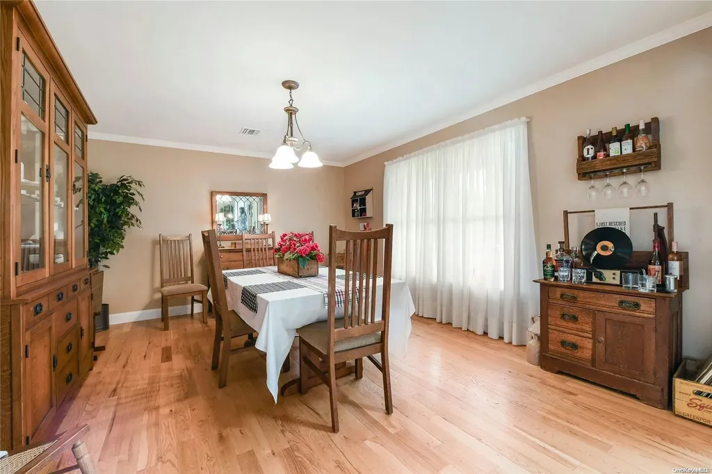 70 Nicholas Way Baiting Hollow NY 11933