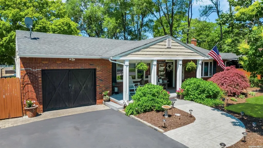 228 Maple Street Medford NY 11763