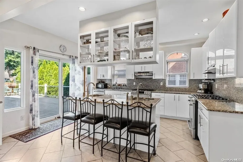 70 Grove Avenue Cedarhurst NY 11516