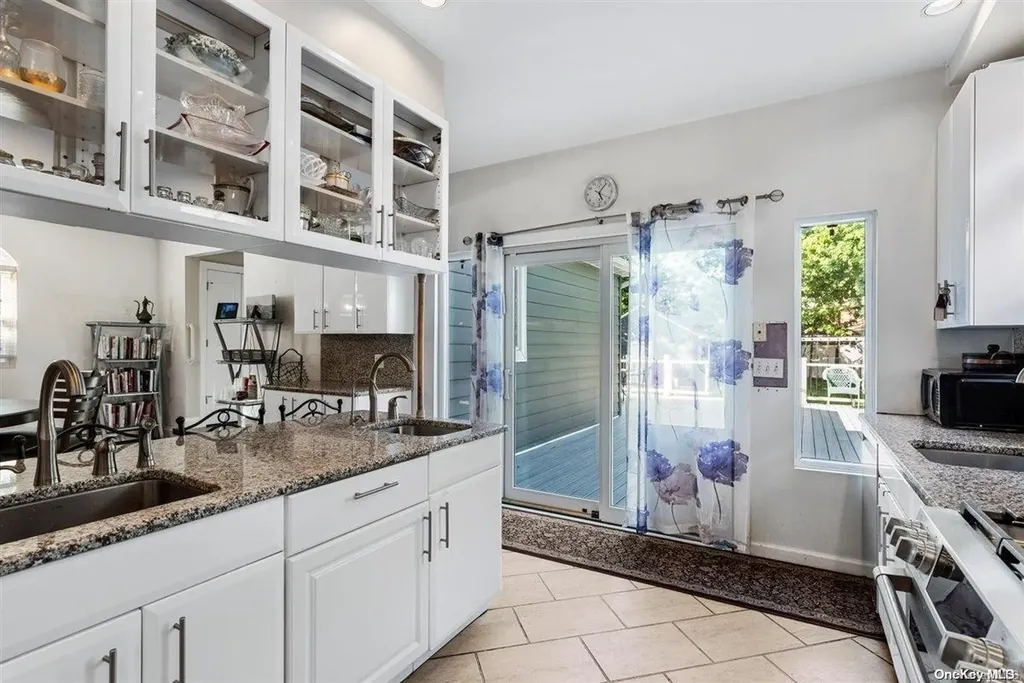70 Grove Avenue Cedarhurst NY 11516
