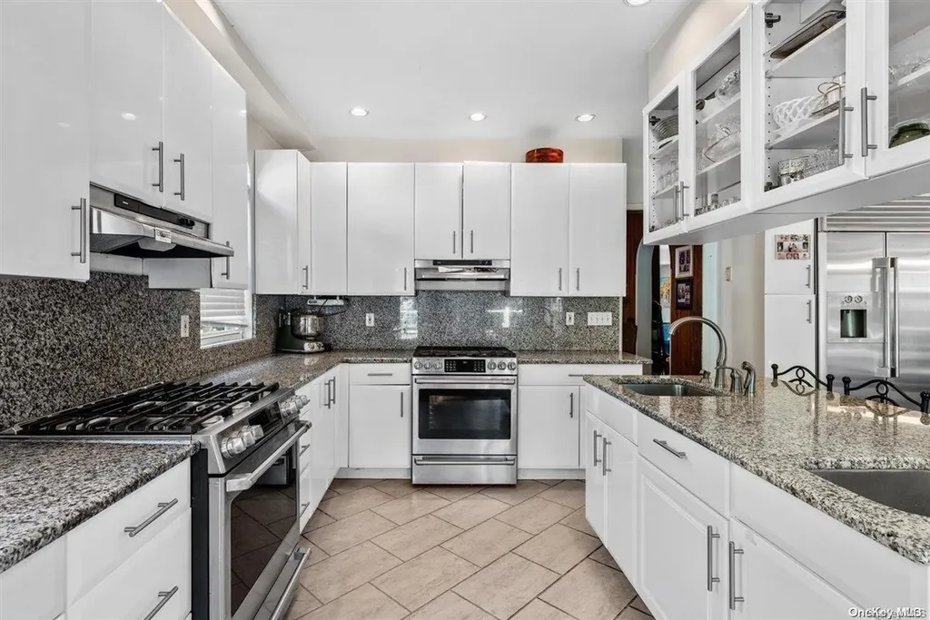 70 Grove Avenue Cedarhurst NY 11516
