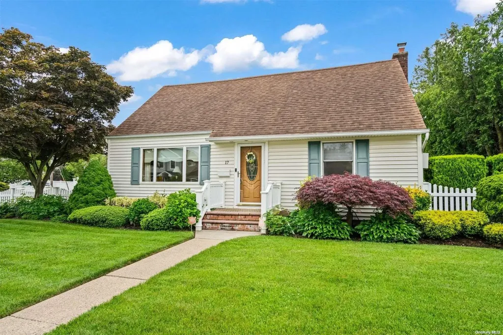 17 Jamaica Avenue Plainview NY 11803