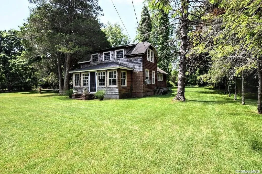 72 Old Stump Road Brookhaven NY 11719