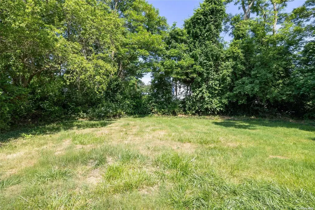 35 Pace Avenue Bellport NY 11713