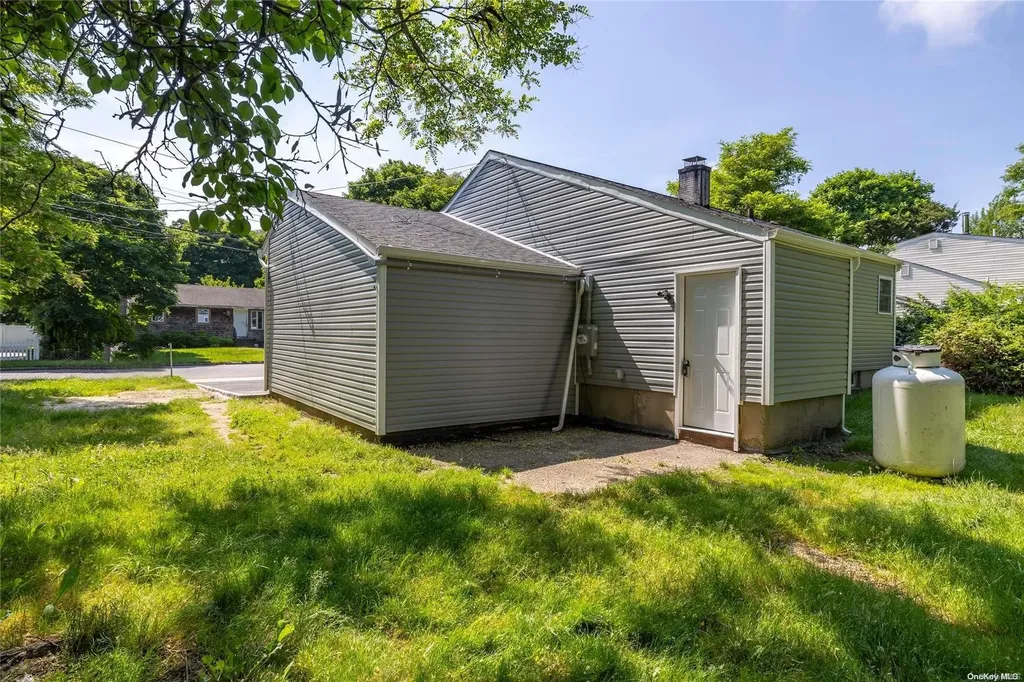 35 Pace Avenue Bellport NY 11713