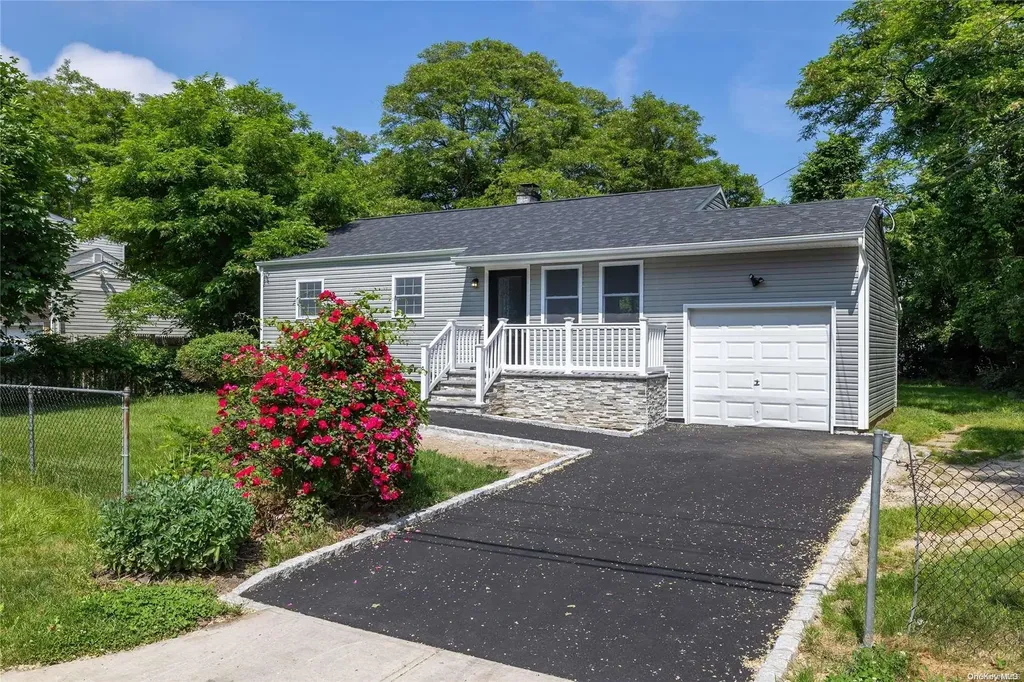 35 Pace Avenue Bellport NY 11713