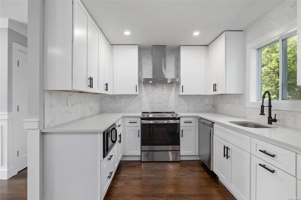 35 Pace Avenue Bellport NY 11713