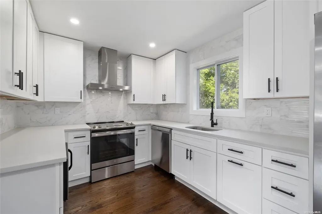 35 Pace Avenue Bellport NY 11713