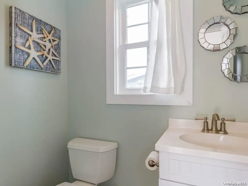 192 Cottage Walk Ocean Beach NY 11770