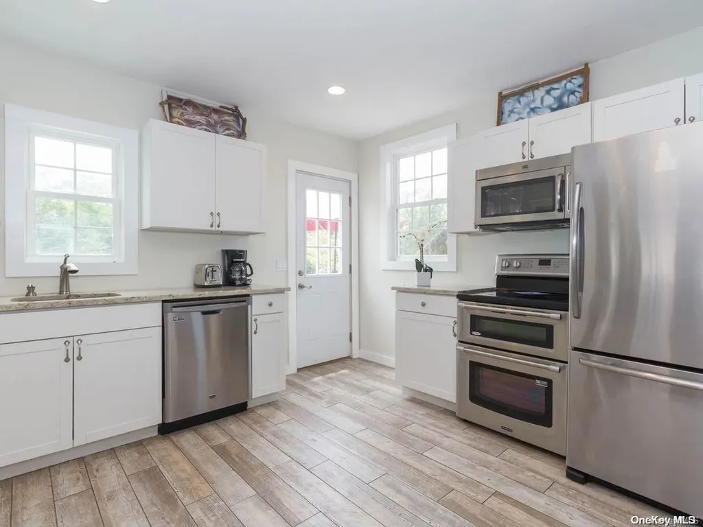 192 Cottage Walk Ocean Beach NY 11770