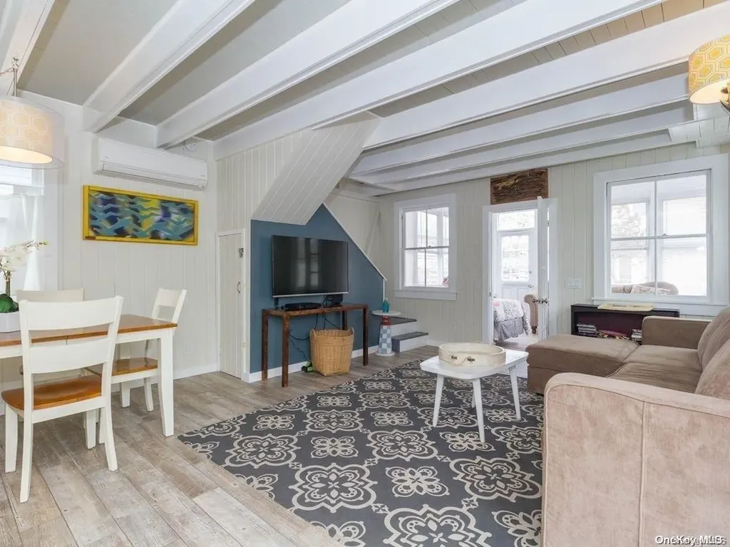 192 Cottage Walk Ocean Beach NY 11770