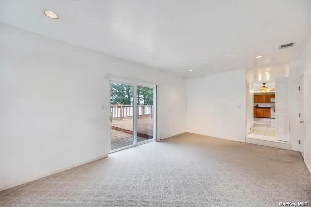 23 Plandome Place Selden NY 11784