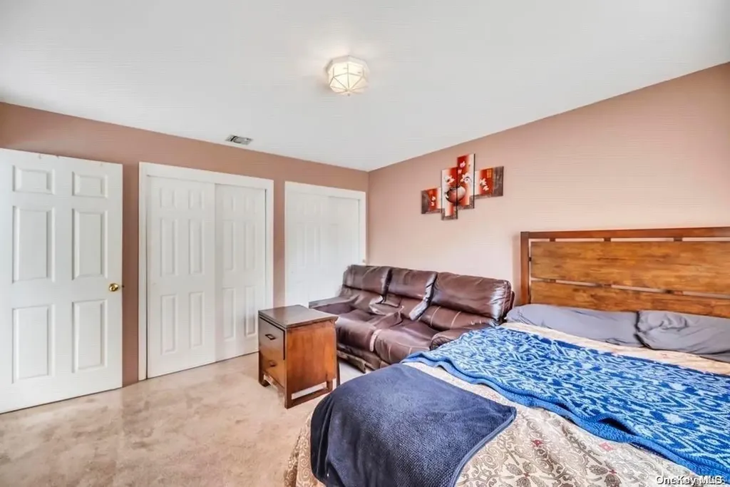 23 Plandome Place Selden NY 11784