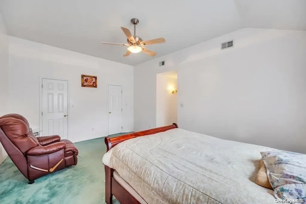 23 Plandome Place Selden NY 11784