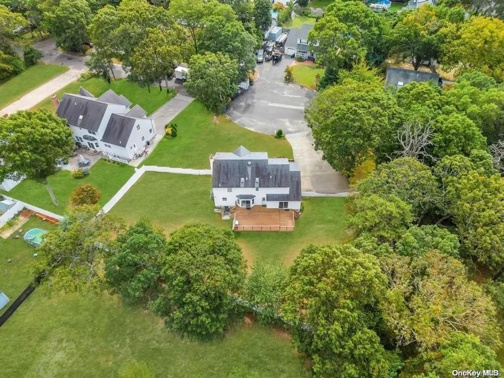 23 Plandome Place Selden NY 11784