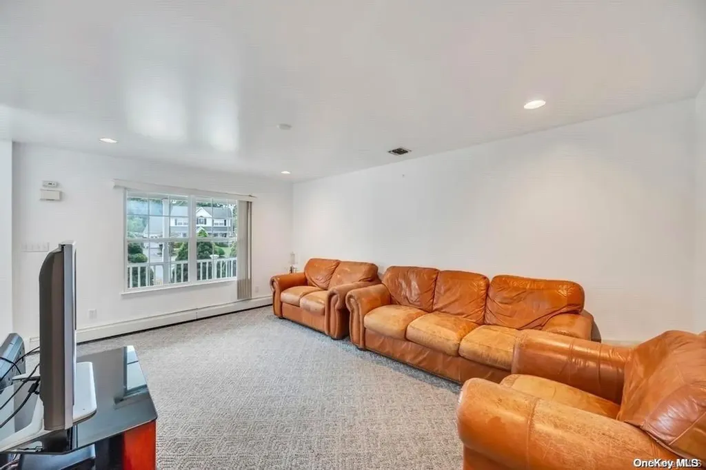 23 Plandome Place Selden NY 11784