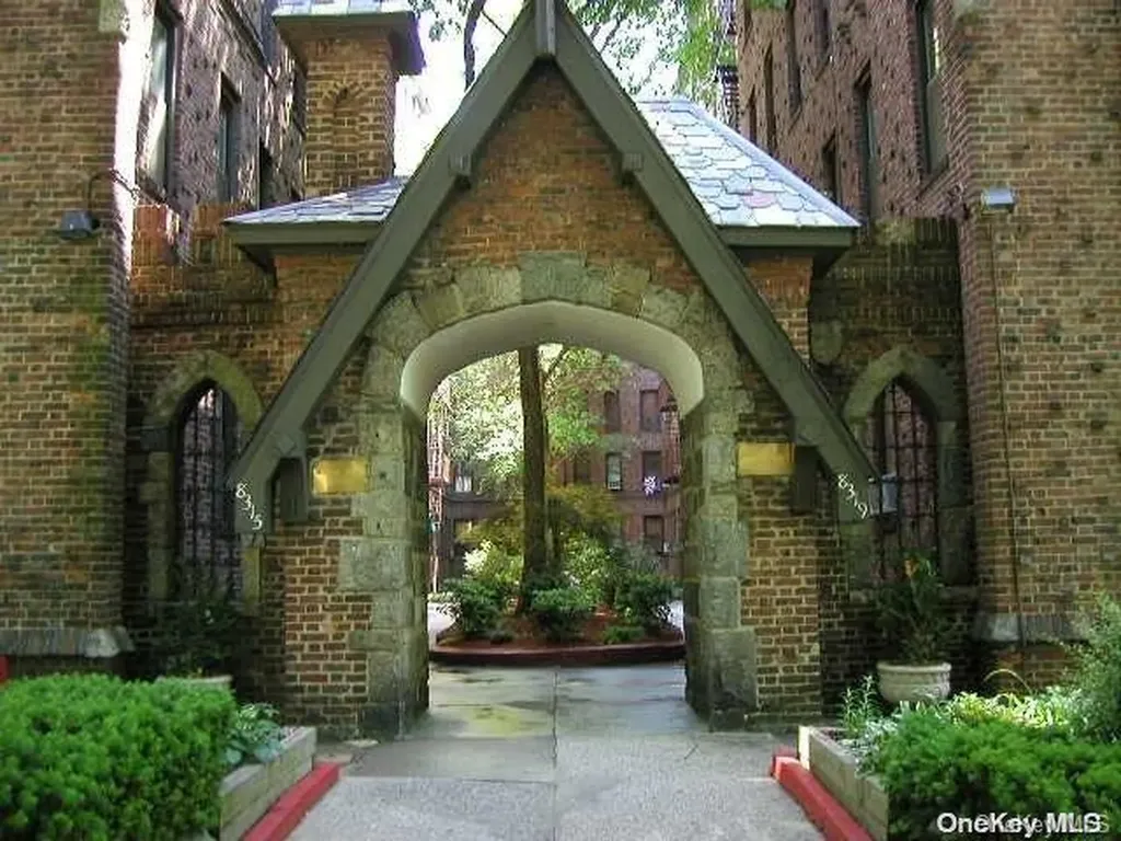 83-19 116 Street Kew Gardens NY 11418