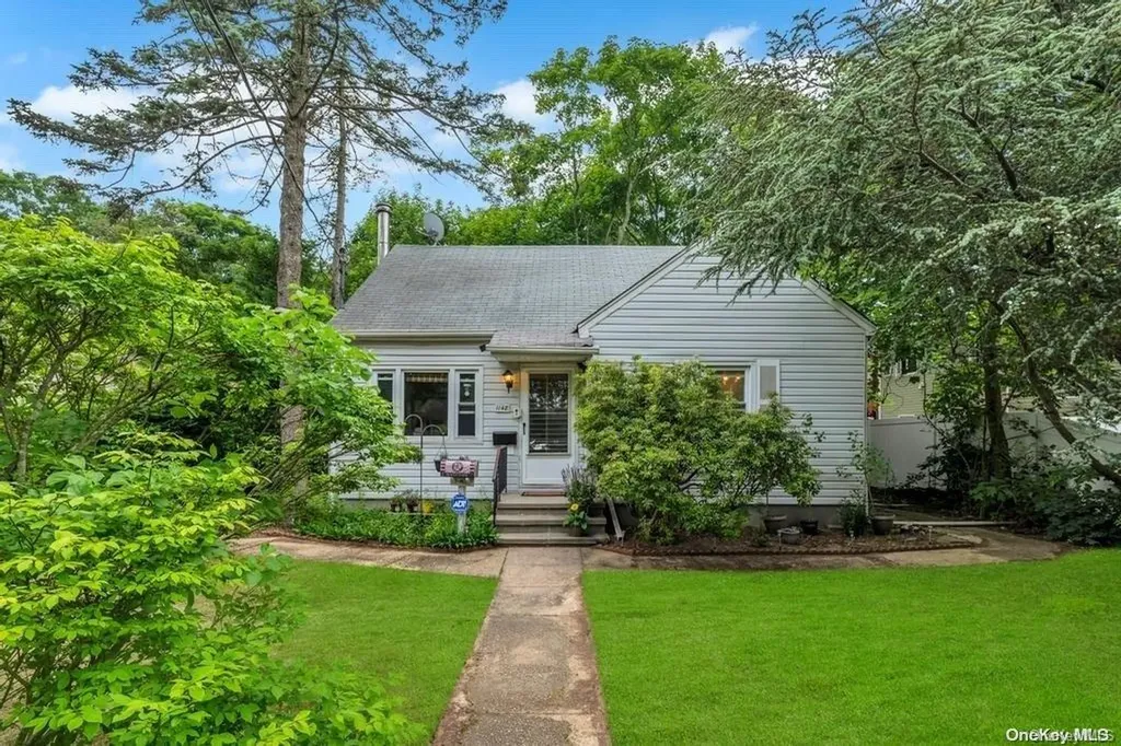 1148 Ocean Avenue Bay Shore NY 11706