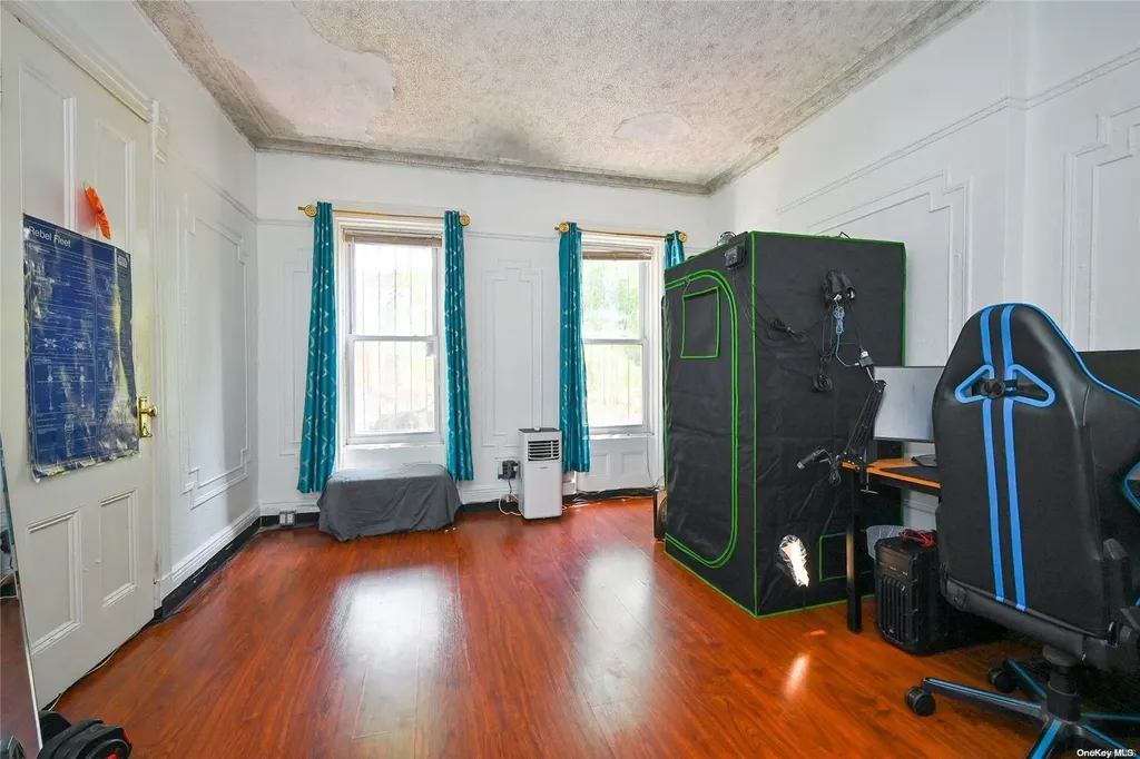 468 Crescent Street Brooklyn NY 11208