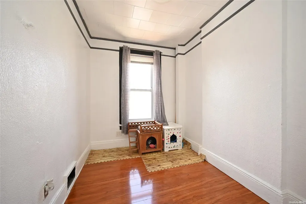 468 Crescent Street Brooklyn NY 11208