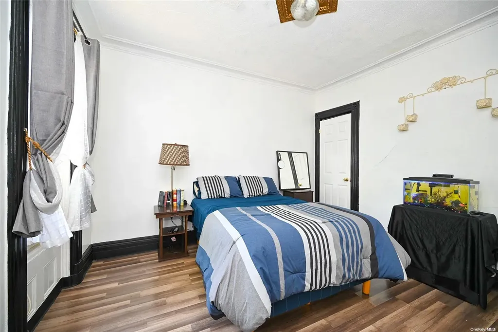 468 Crescent Street Brooklyn NY 11208