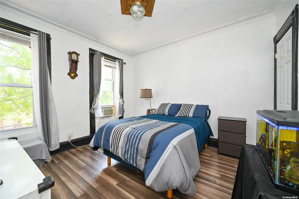 468 Crescent Street Brooklyn NY 11208