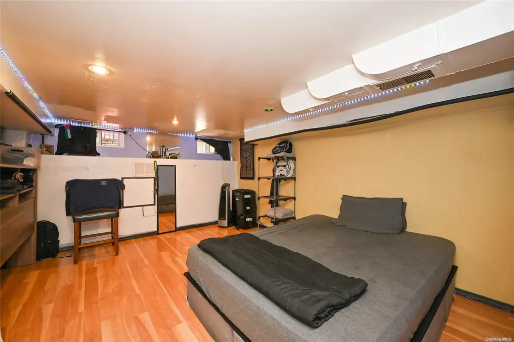 468 Crescent Street Brooklyn NY 11208