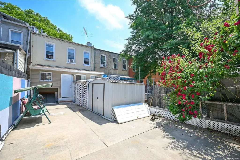 468 Crescent Street Brooklyn NY 11208