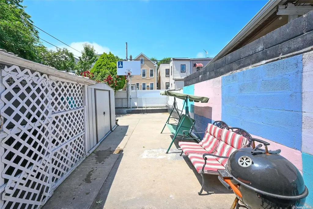 468 Crescent Street Brooklyn NY 11208