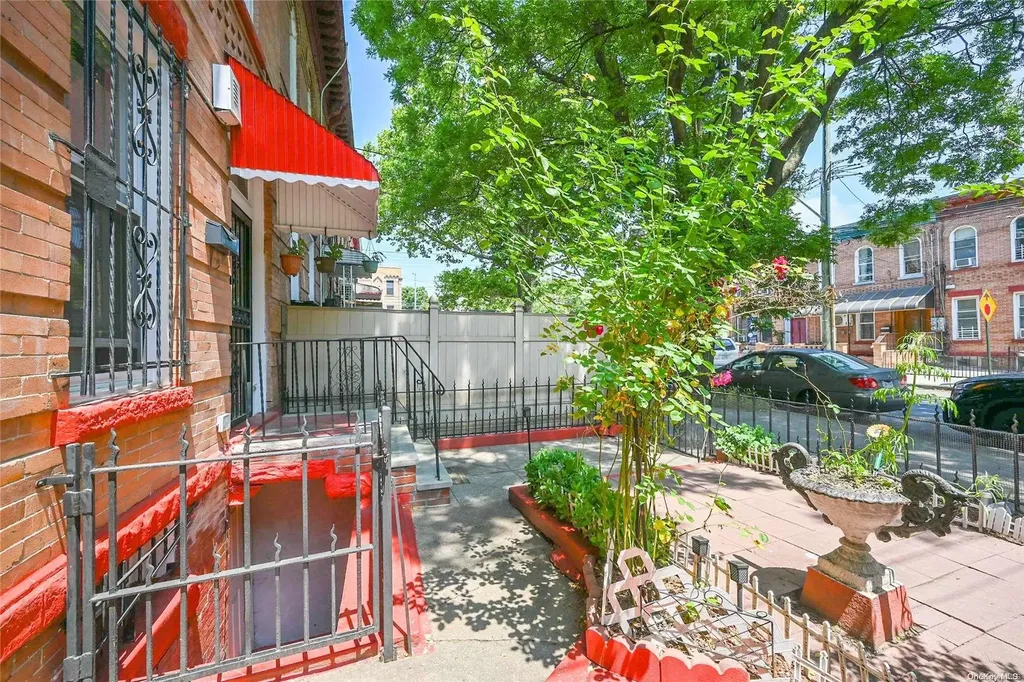 468 Crescent Street Brooklyn NY 11208