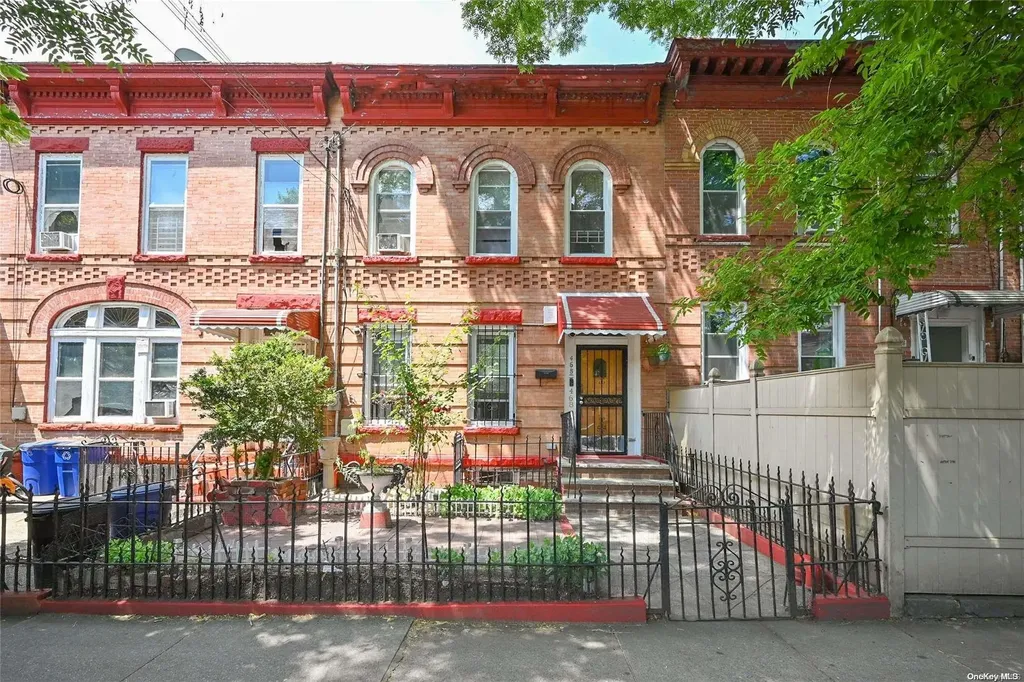 468 Crescent Street Brooklyn NY 11208