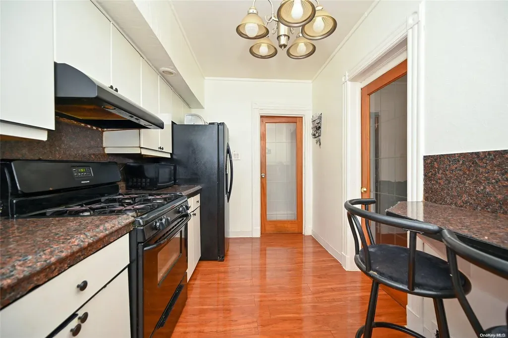 468 Crescent Street Brooklyn NY 11208