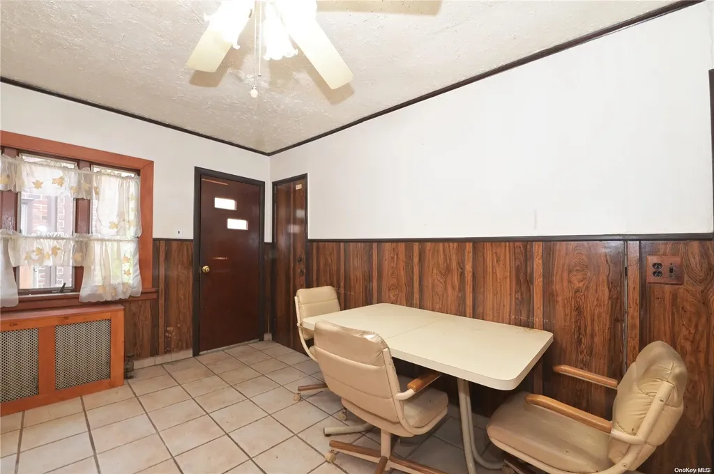 174 E Old Country Road Mineola NY 11501
