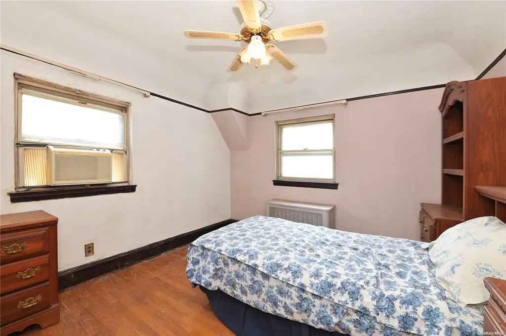 174 E Old Country Road Mineola NY 11501