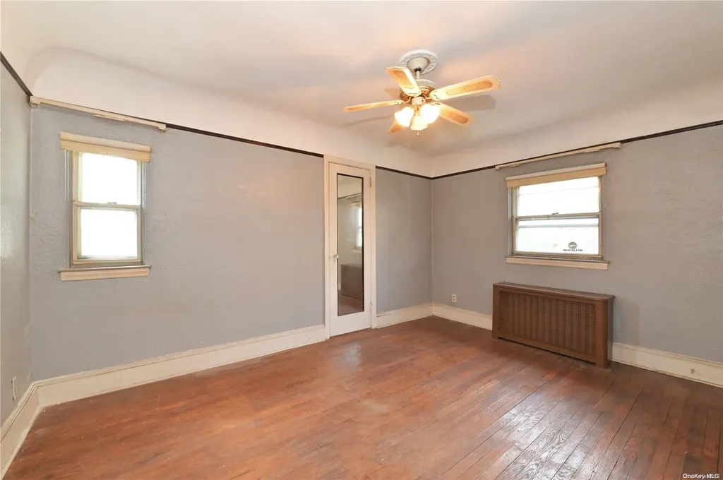 174 E Old Country Road Mineola NY 11501