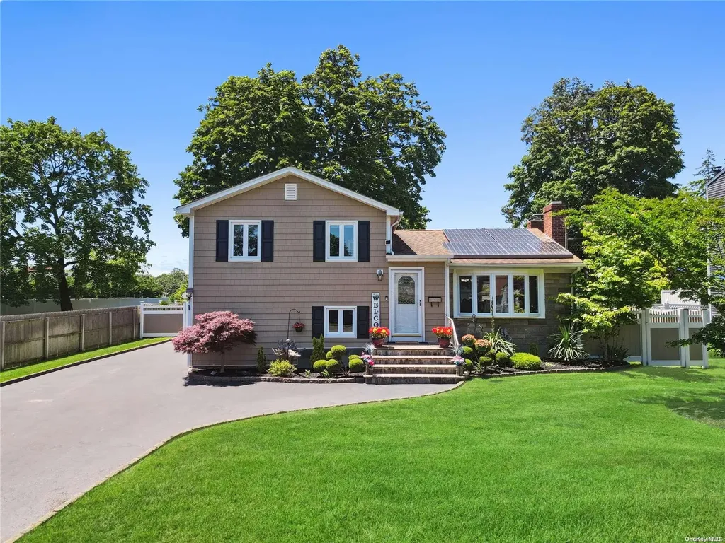 32 Myrtle Lane East Patchogue NY 11772