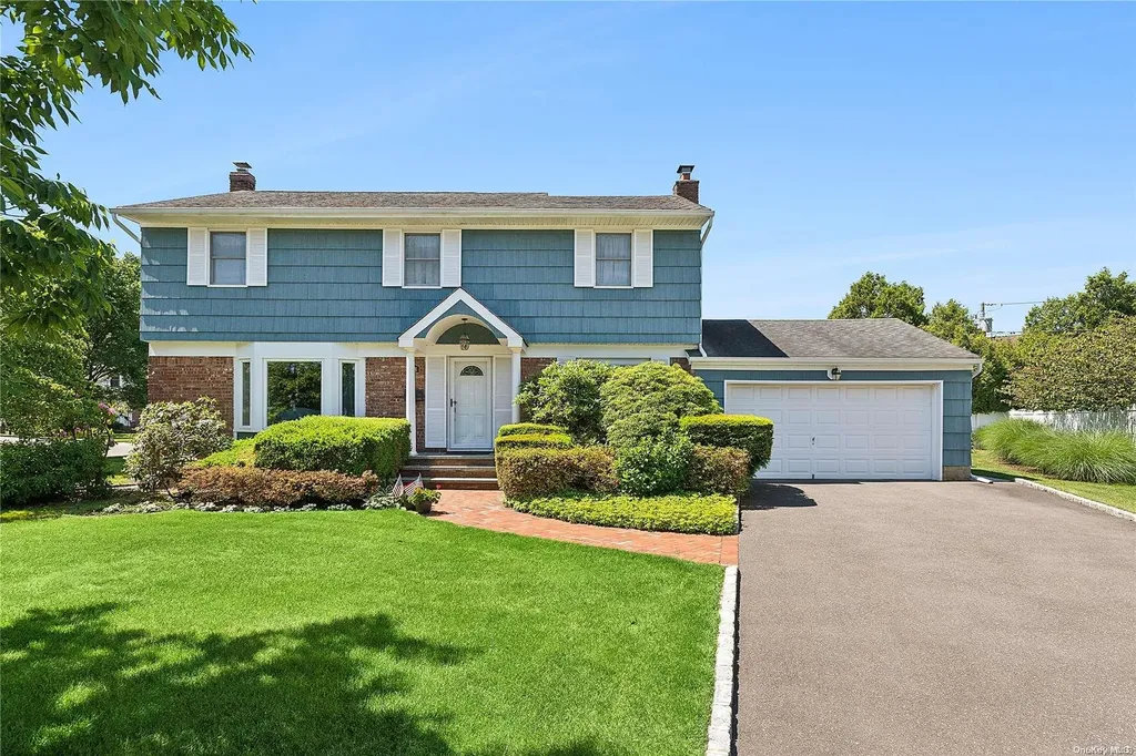28 Donald Drive Syosset NY 11791