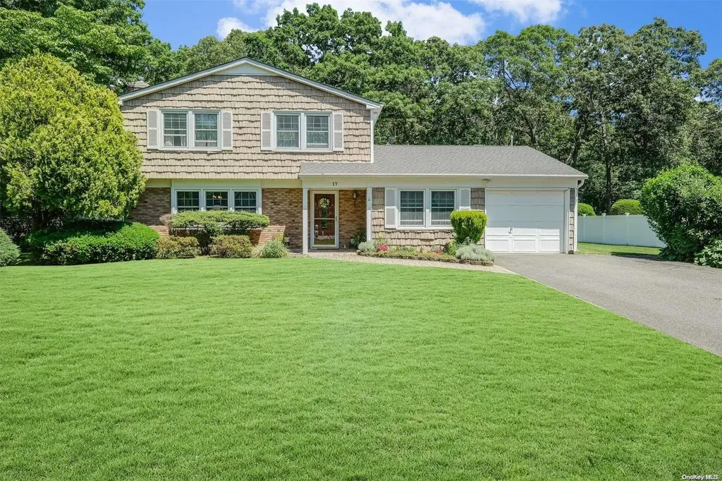 17 Wintergreen Drive Coram NY 11727