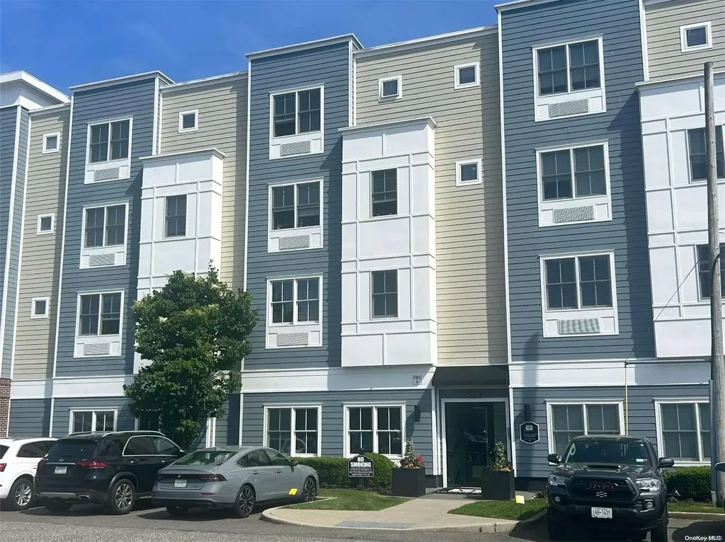 61 W Main Street Bay Shore NY 11706