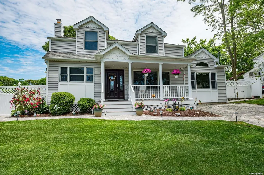 33 Park Hill Drive Selden NY 11784
