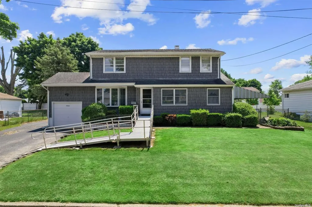 16 Deepdale Drive Brentwood NY 11717