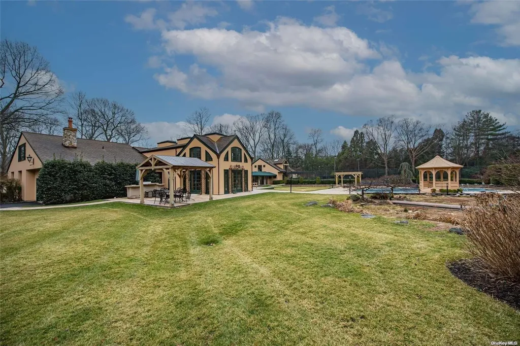 4 Mallard Drive Lloyd Harbor NY 11743