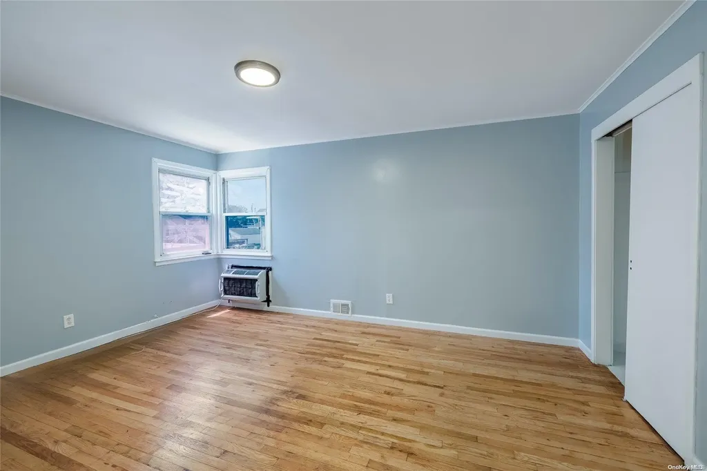 18 Davison Place Freeport NY 11520