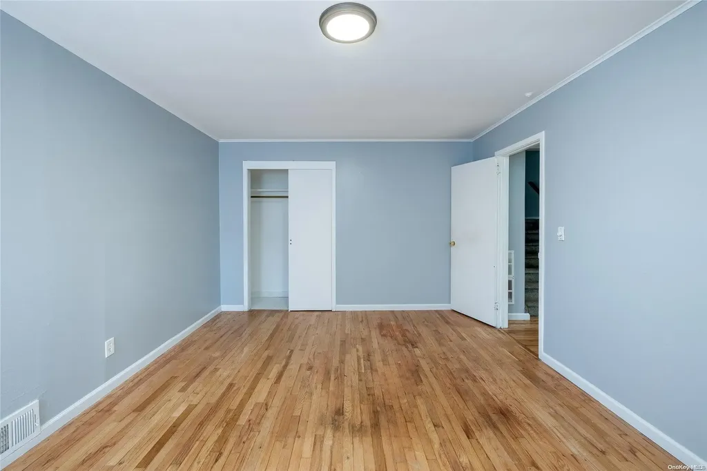 18 Davison Place Freeport NY 11520