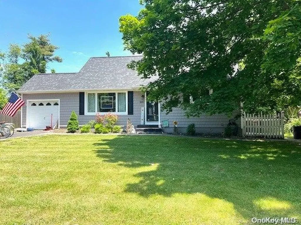 247 Wilson Boulevard Islip NY 11751